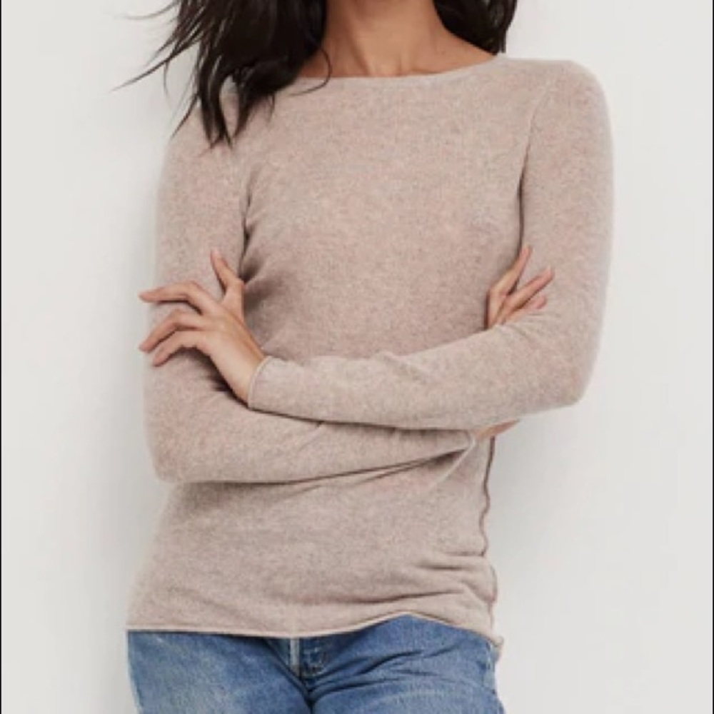 FINAL SALE! Qi 100% Cashmere crewneck sweater